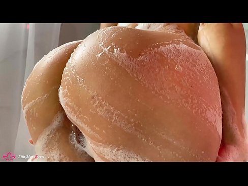 ❤️ Brunette شاور میں شدید orgasm کے لئے وائبریٹر کے ساتھ بلی میں مشت زنی کرتی ہے۔ ہم پر ❌❤
